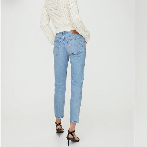Aritzia x Levi’s Wedgie Icon Jeans - Picture 3 of 8